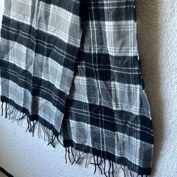 100% Cashmere Scarf Made in Scotland Black Gray Plaid Unisex - Picture 2 of 5
